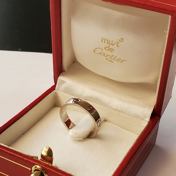 SOLD*Cartier love ring size 48 (aprox size 4.5 us) - Picture 2 of 7